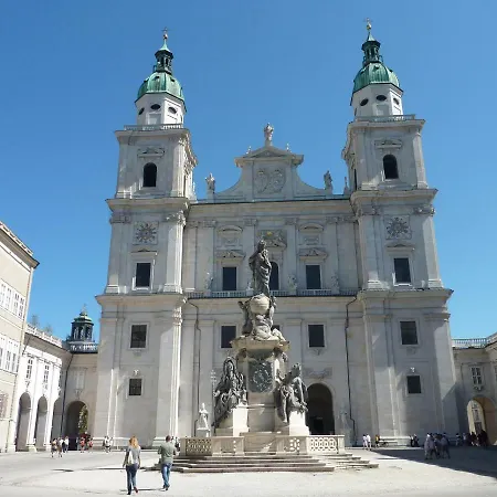 Kaigasse 32 * Salzburg